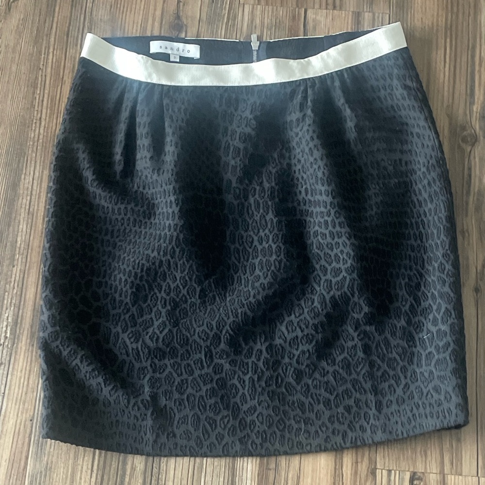 SANDRO Leopard Texture Skirt | Size:2 Color:Black with white contrast waist band
